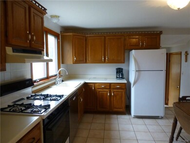 523 Meadowbrook Dr, North Tonawanda, NY 14120 - photo 3