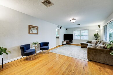 1802 De Milo Dr, Houston, TX 77018 - photo 4