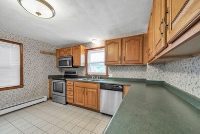 139 Yale St, Ludlow, MA 01056 - photo 3