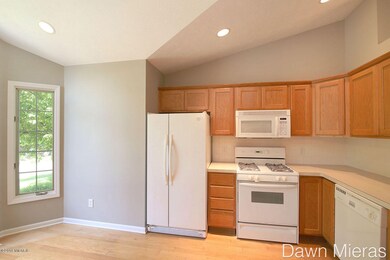 1976 Dunlin Ct NE unit 5, Grand Rapids, MI 49505 - photo 4