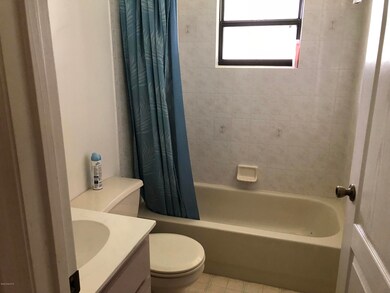 MASTER BATH ROOM