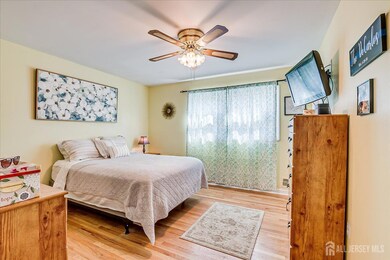 170 Hoover Ave, Edison, NJ 08837 - photo 6