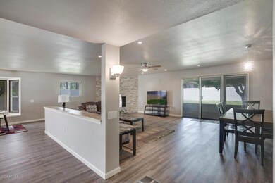 18802 N Lake Forest Dr, Sun City, AZ 85373 - photo 7