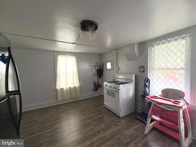 69 Palmer Ave, Coatesville, PA 19320 - photo 5