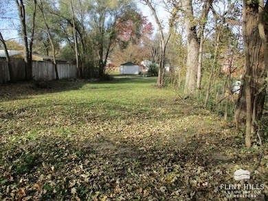 222 Chick St, Council Grove, KS 66846 - photo 2