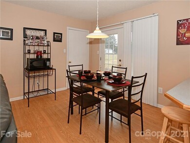 138 Victoria Dr, Statesville, NC 28625 - photo 5