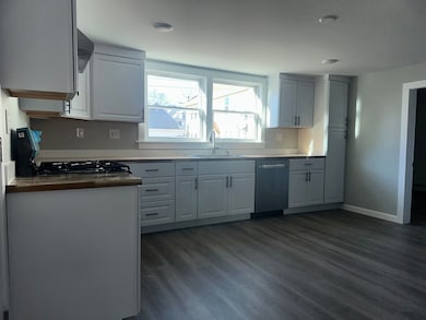 60 Whitney St unit 1, Nashua, NH 03064 - photo 2