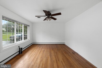 5822 Melville Rd, Sykesville, MD 21784 - photo 2