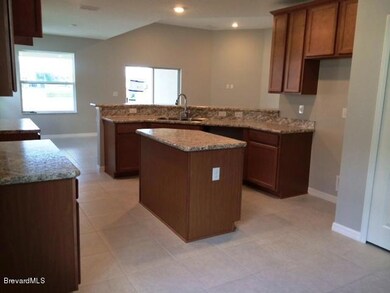 Kit to Family room