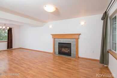 6762 Andrew_LivingnDiningRm