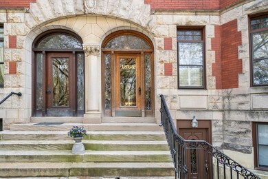 1865 Beacon St unit 3, Brookline, MA 02445 - photo 2