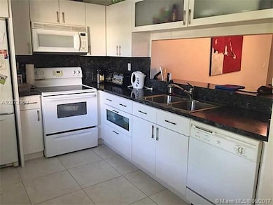 3559 Magellan Cir unit 3252, Miami, FL 33180 - photo 3