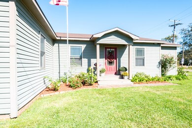 5_Outside Front (8)