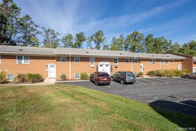 19 Alpine Dr unit F, Wappingers Falls, NY 12590 - photo 2