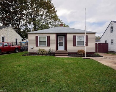 View of front of home featuring a front lawn