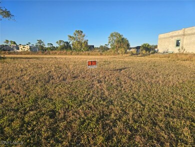 View of yard with a rural view
