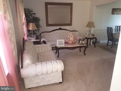 9201 Mchenry Ln, Lanham, MD 20706 - photo 5