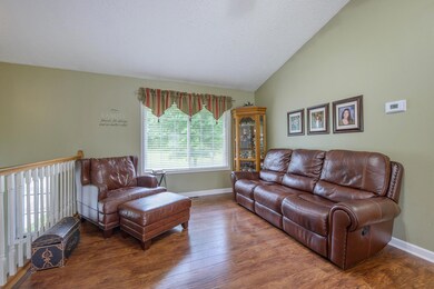 8177BeckerAve-21