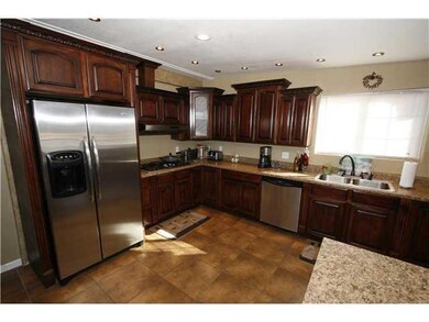 8229 Broadway Dr, El Paso, TX 79915 - photo 7