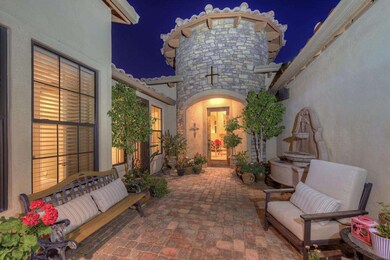 4114Courtyard .jpg