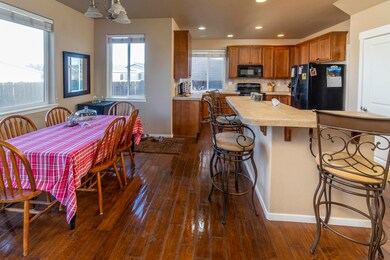 811 NE Apache Ct_0124 copy