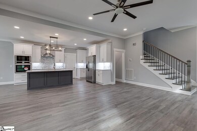 202 Hawthorne Dr, Simpsonville, SC 29680 - photo 4