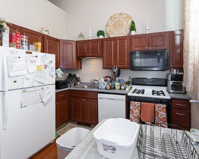 27 4th St, Lowell, MA 01850 - photo 6