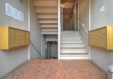 Carriage hills entry way