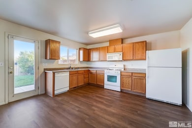 8650 Crimson Sky Ct, Reno, NV 89506 - photo 3