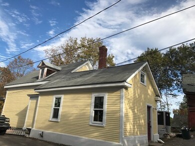 11 Chapel St unit 2, Newmarket, NH 03857 - photo 4