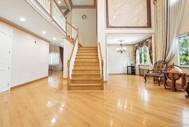 77-16 Kew Forest Ln, Flushing, NY 11375 - photo 7