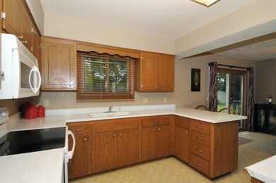 200 S Oak St, Oregon, WI 53575 - photo 7