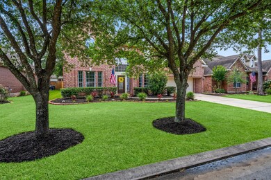 Beautifully kept home featuring a warm entry and m