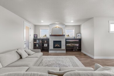 4324 SW Zenith Ave, Redmond, OR 97756 - photo 7