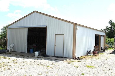 6 Griffin Dr 2570 Pole Building