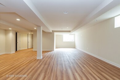 2309 Robincrest Ln, Glenview, IL 60025 - photo 3