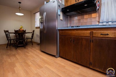 3028 SW Arnold Ave, Topeka, KS 66614 - photo 6