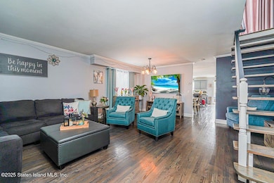 153 Graves St, Staten Island, NY 10314 - photo 4