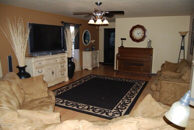 Living room / dining room