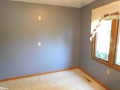 609 N 24th St, Denison, IA 51442 - photo 4