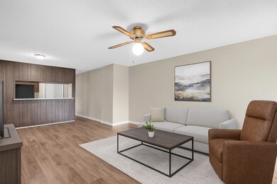 5634 Birchmont Dr unit 22, Houston, TX 77091 - photo 2