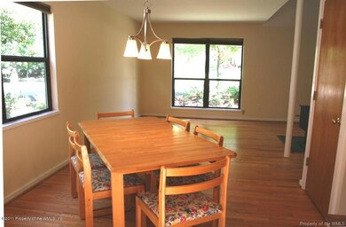 Great Rm & Eating Area