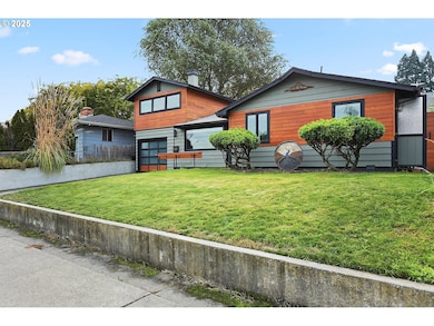 1520 E 9th St, the Dalles, OR 97058 - photo 3