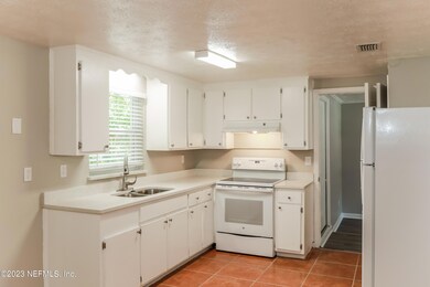 005-photo-kitchen-8265253