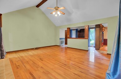 103 Kenninghall living 2