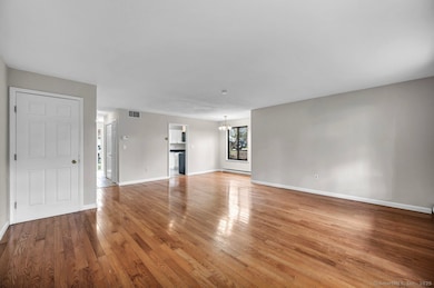 Living Room/ Dining Combo