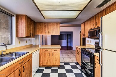 1962 - KITCHEN - DR - DEN