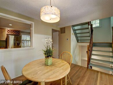 8651 Bent Arrow Ct, Springfield, VA 22153 - photo 5