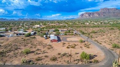 Flat buildable lot