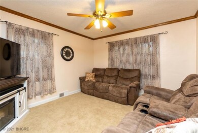 1005 W 6th St S, Newton, IA 50208 - photo 3
